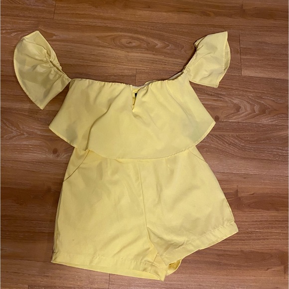 Yellow romper - Picture 3 of 3